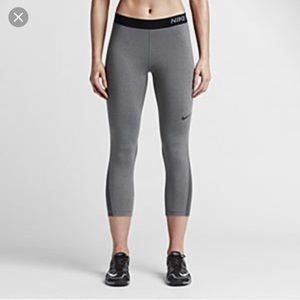 NWT Nike Pro Cool Women’s Training Capris